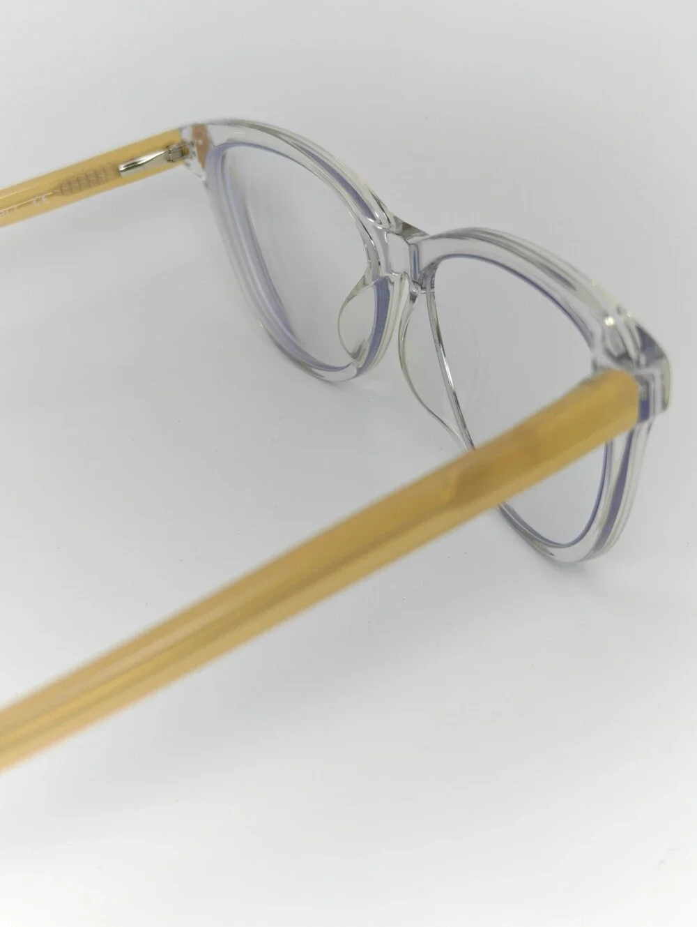 Sing. Clear Cat-Eye Reading Glasses with Vanilla Temples. Minimalist.